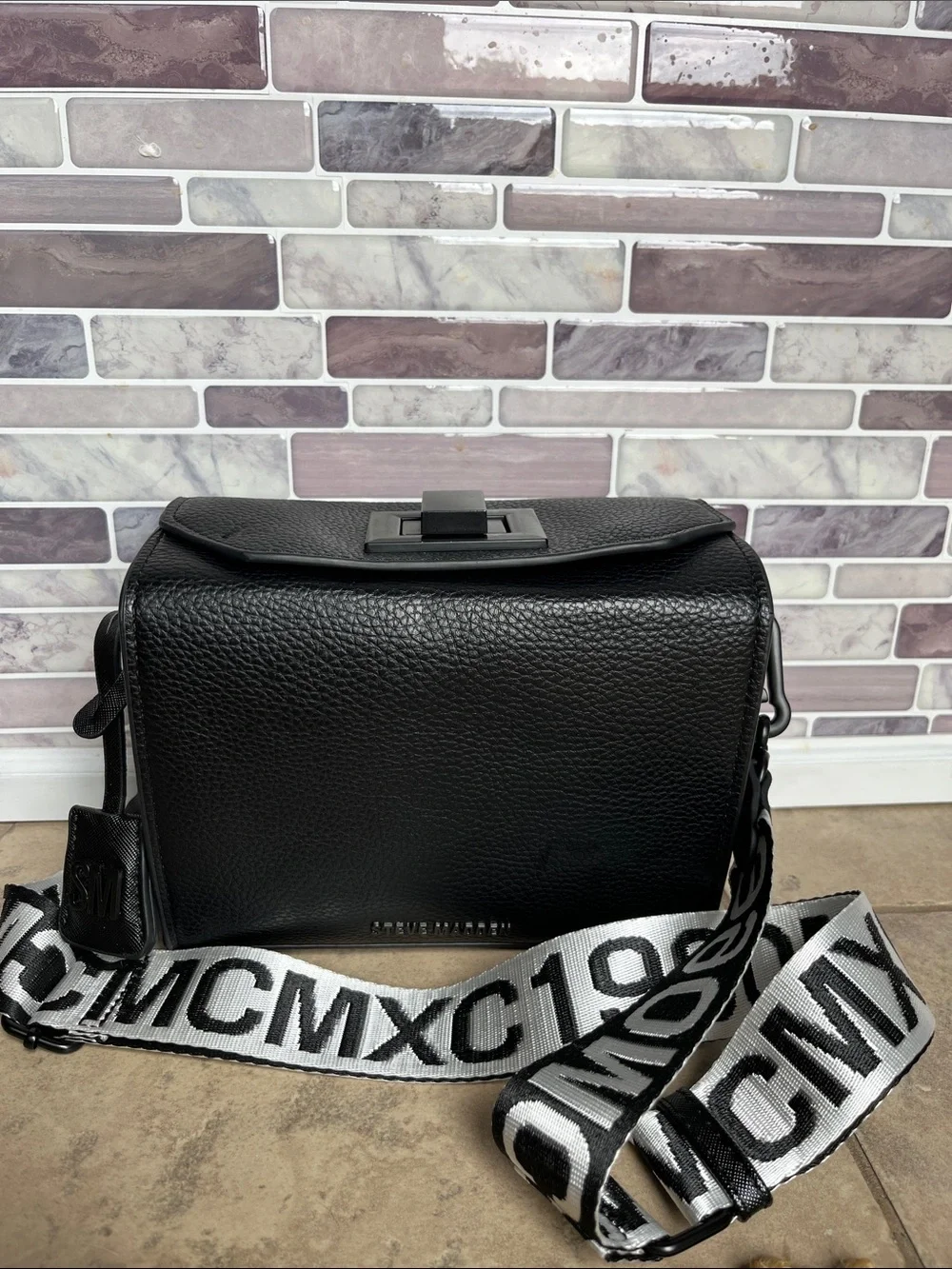 Steve Madden Bkween camera cross body bag with logo taping strap in black - Picture 16 of 17